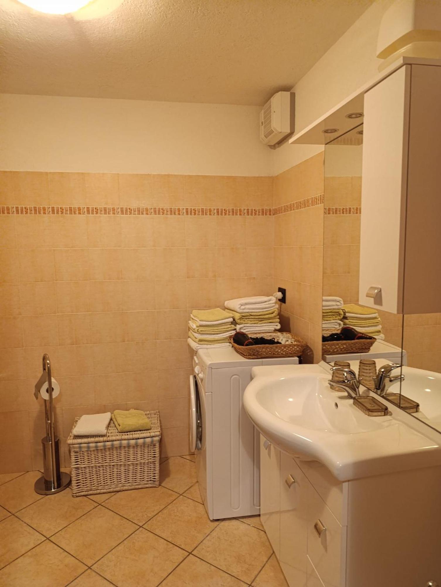 Casa Fedora Apartment Saint-Vincent Bagian luar foto